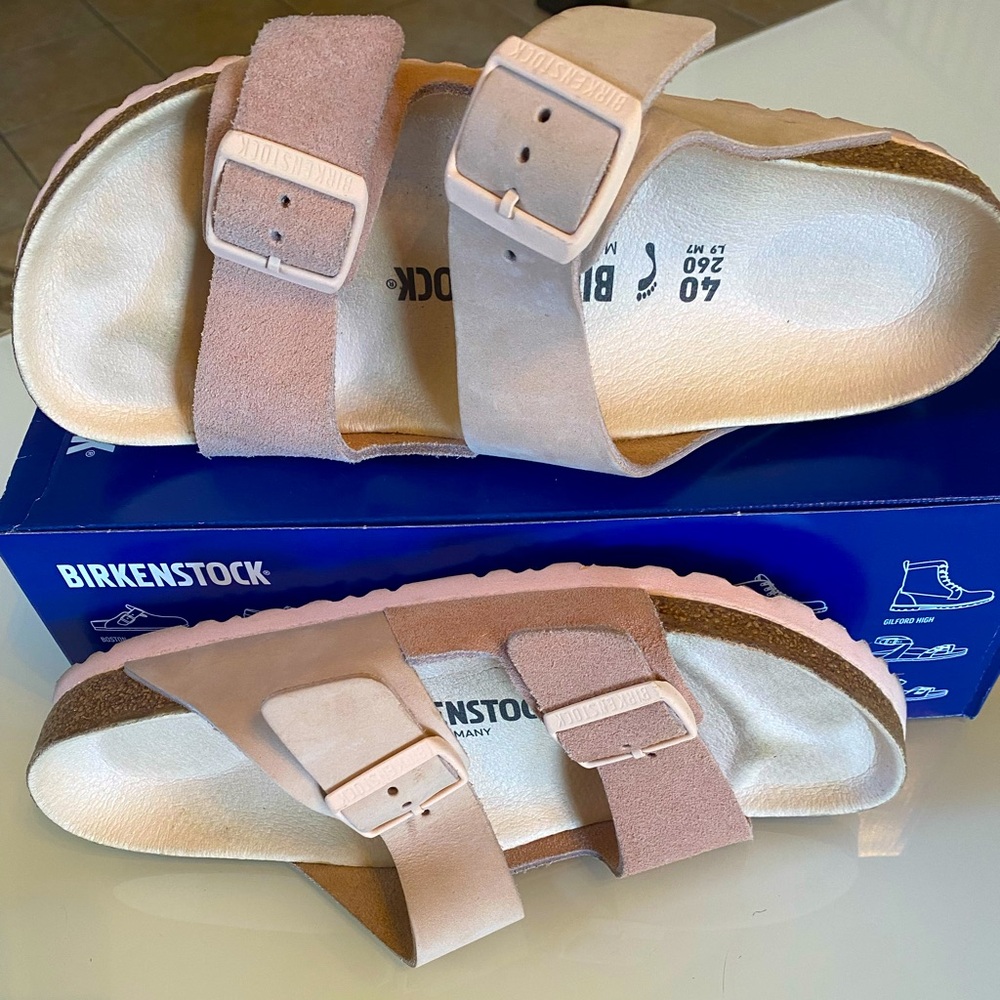 Birkenstock Arizona Split Light Rose Size 9/40 N/Medium.  Box included